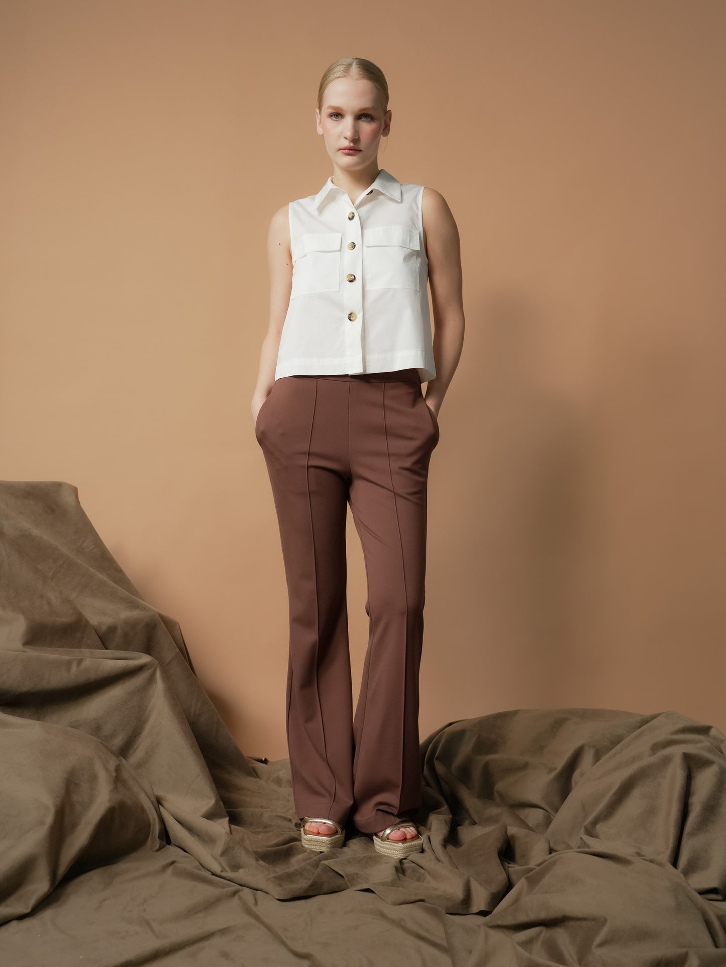 Robina Collared Sleeveless Top