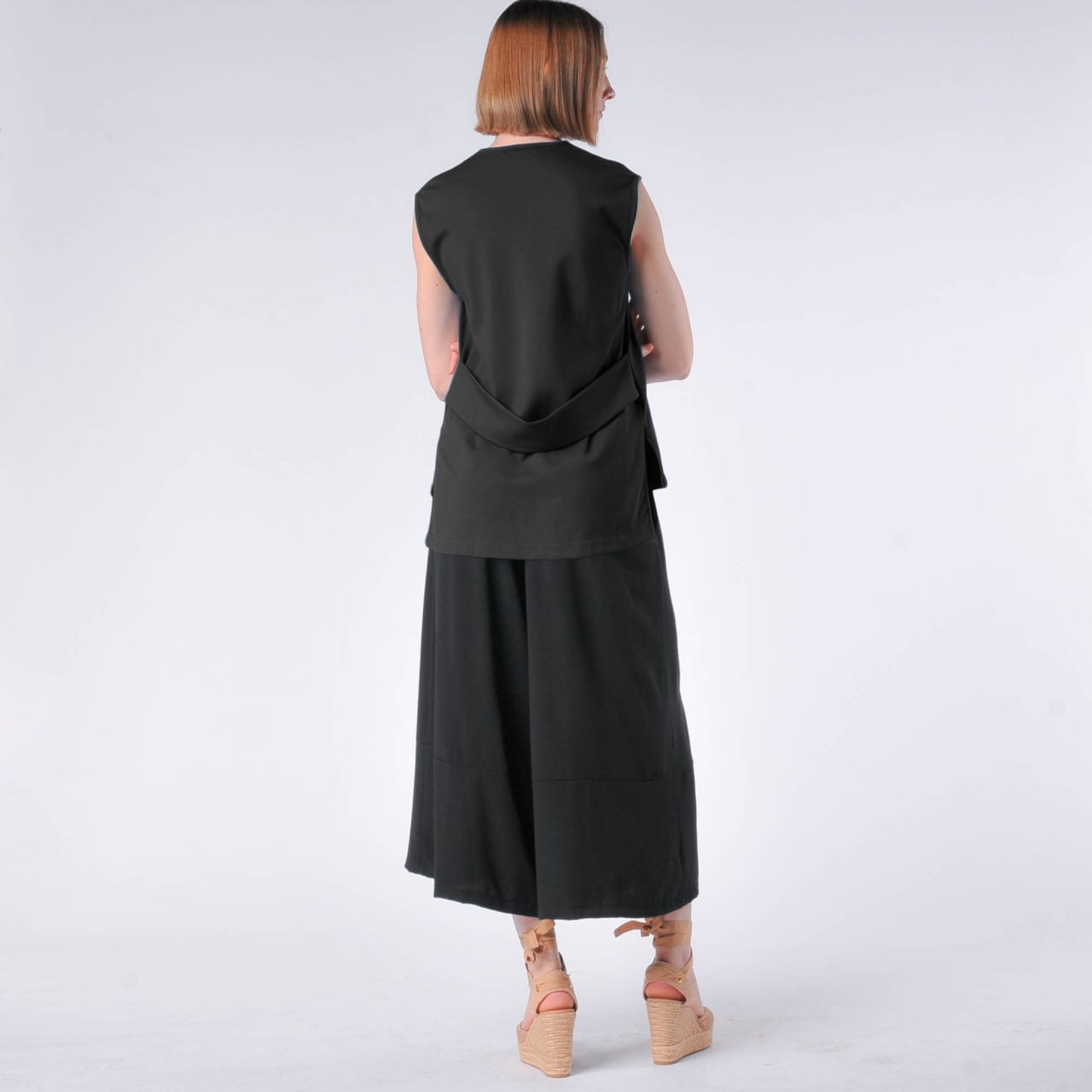 Amara Sleeveless Back Band Detail Top (Special Price)