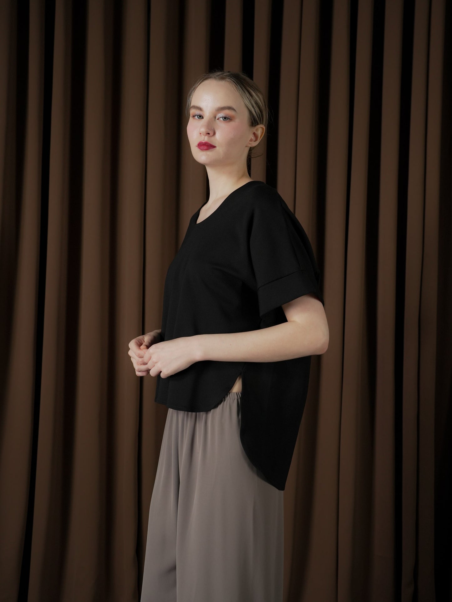 Lolit V-neck Long Back Top