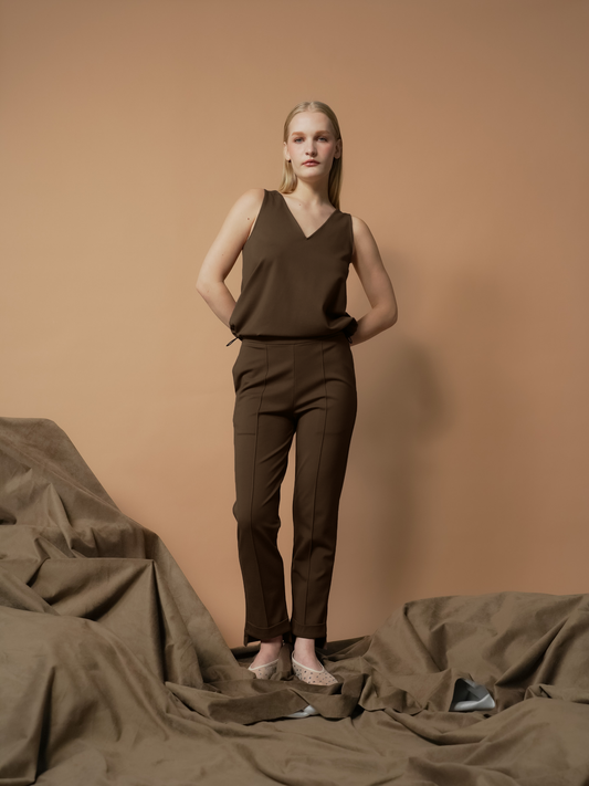 Margo Sleeveless Adjustable Hem Top