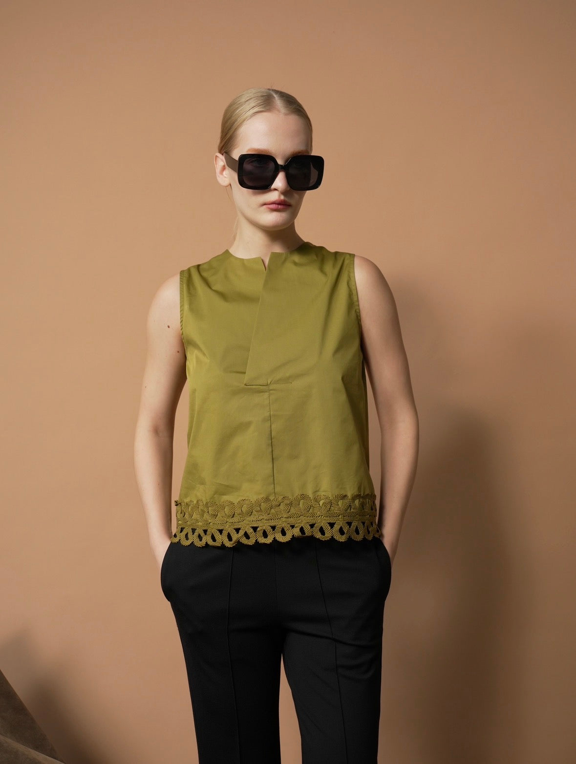 Zendy Sleeveless Lace Combi Top