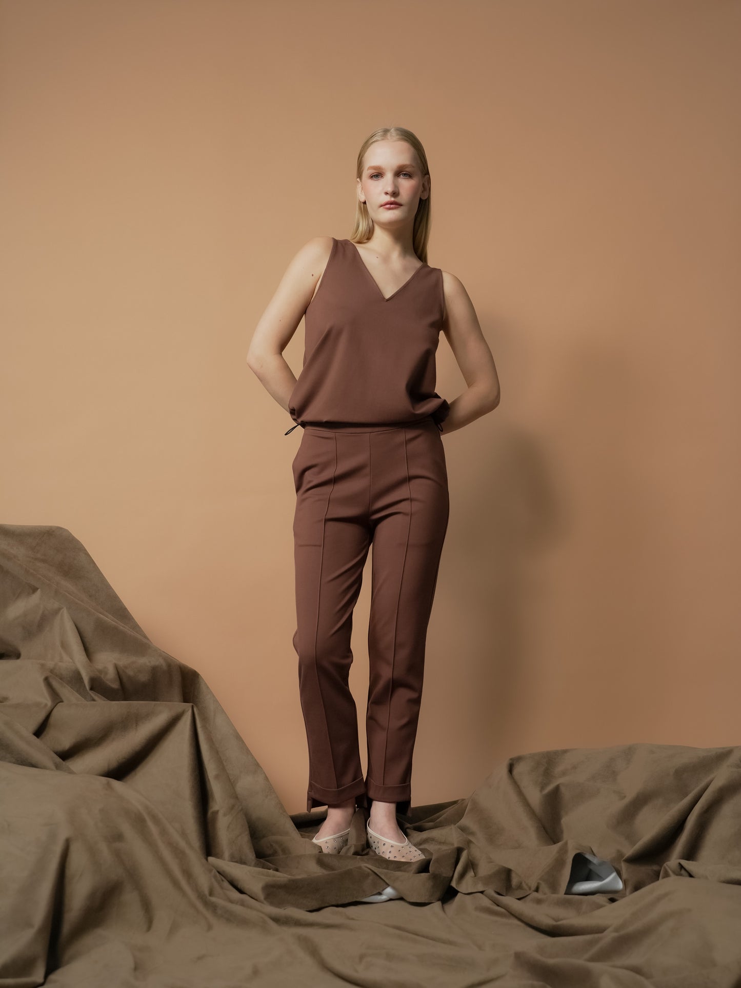 Margo Sleeveless Adjustable Hem Top