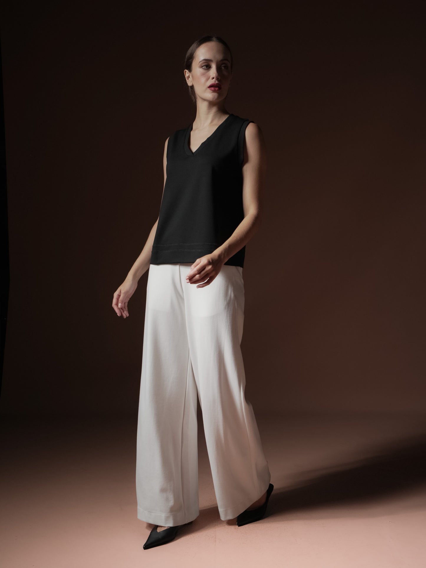 Daniela V-neck Sleeveless Top