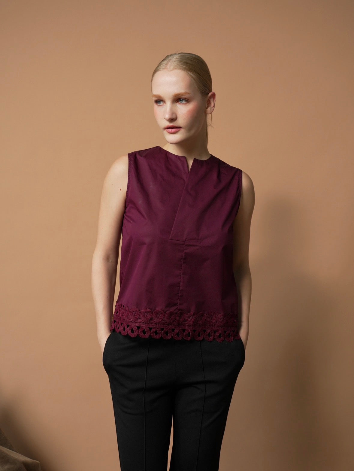 Zendy Sleeveless Lace Combi Top