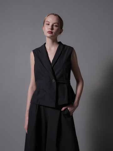 Carat One Side Belted Vest