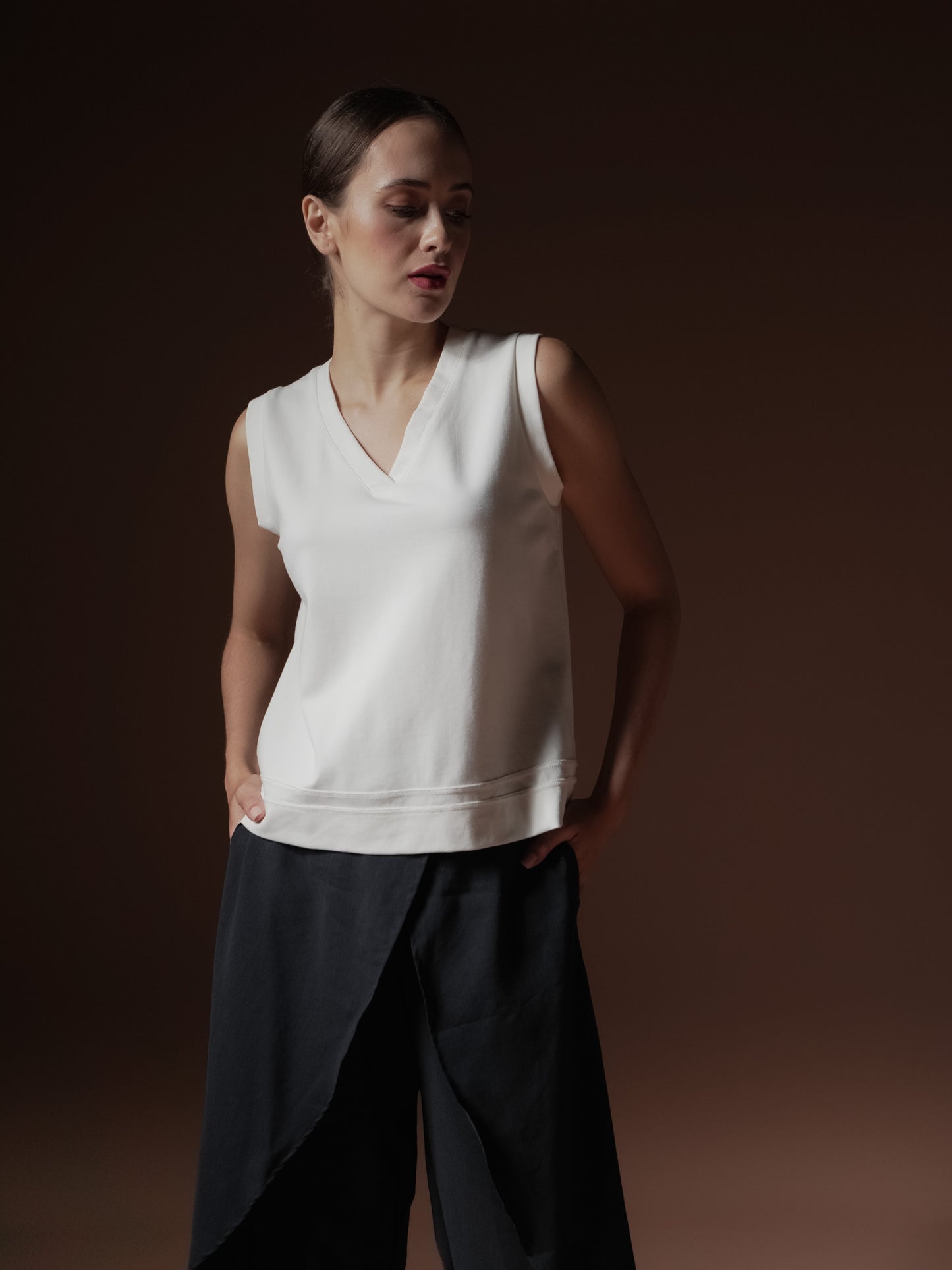 Daniela V-neck Sleeveless Top