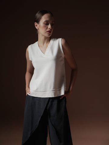 Daniela V-neck Sleeveless Top