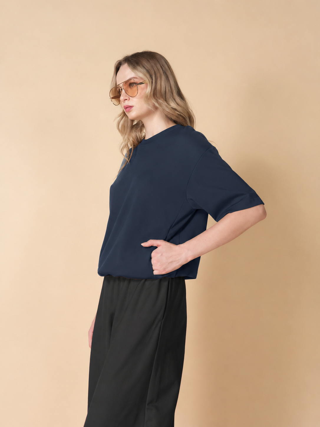 Connie Basic Tee With Slit Pocket
