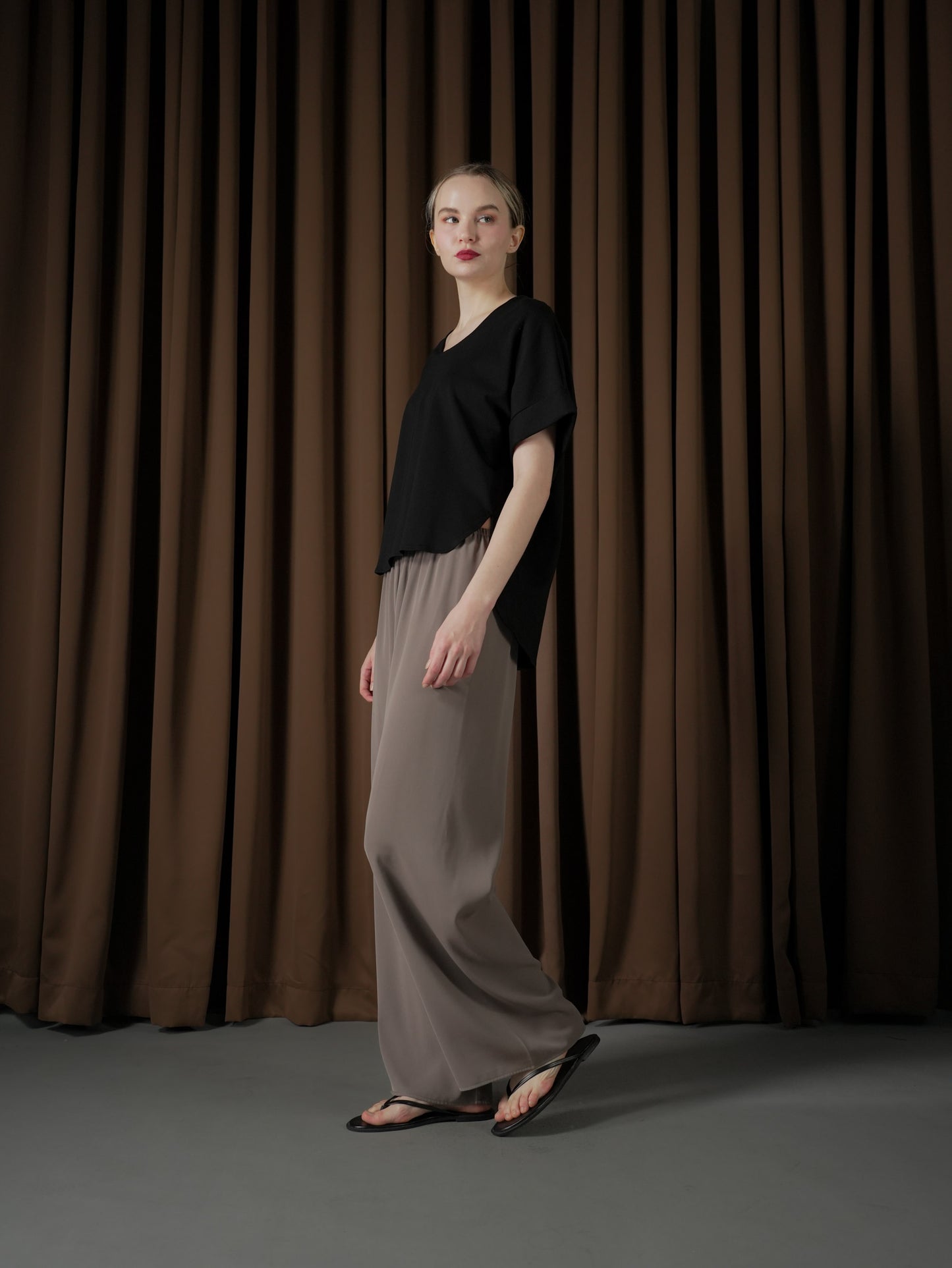 Lolit V-neck Long Back Top