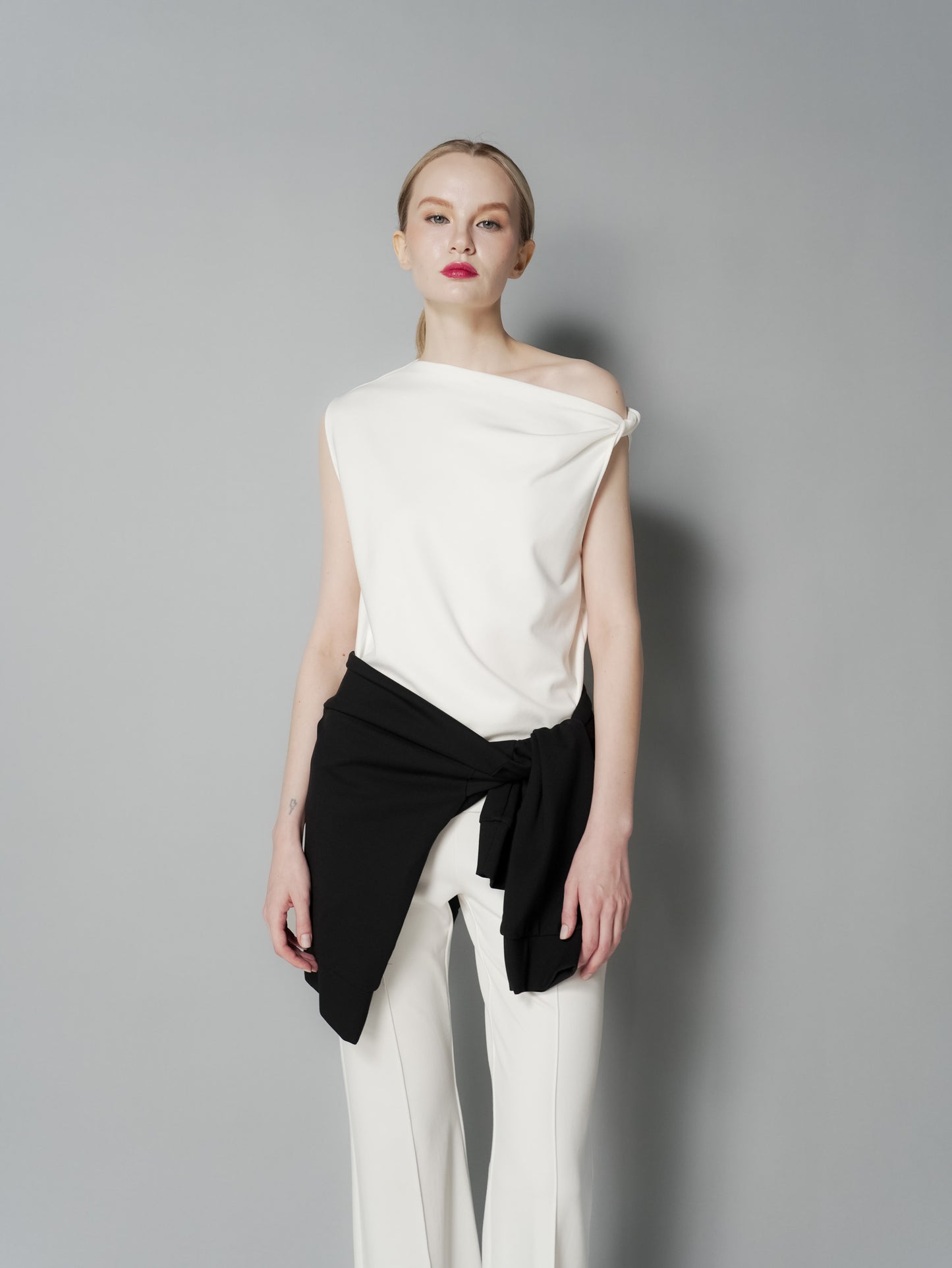 Amanda Twist Shoulder Top