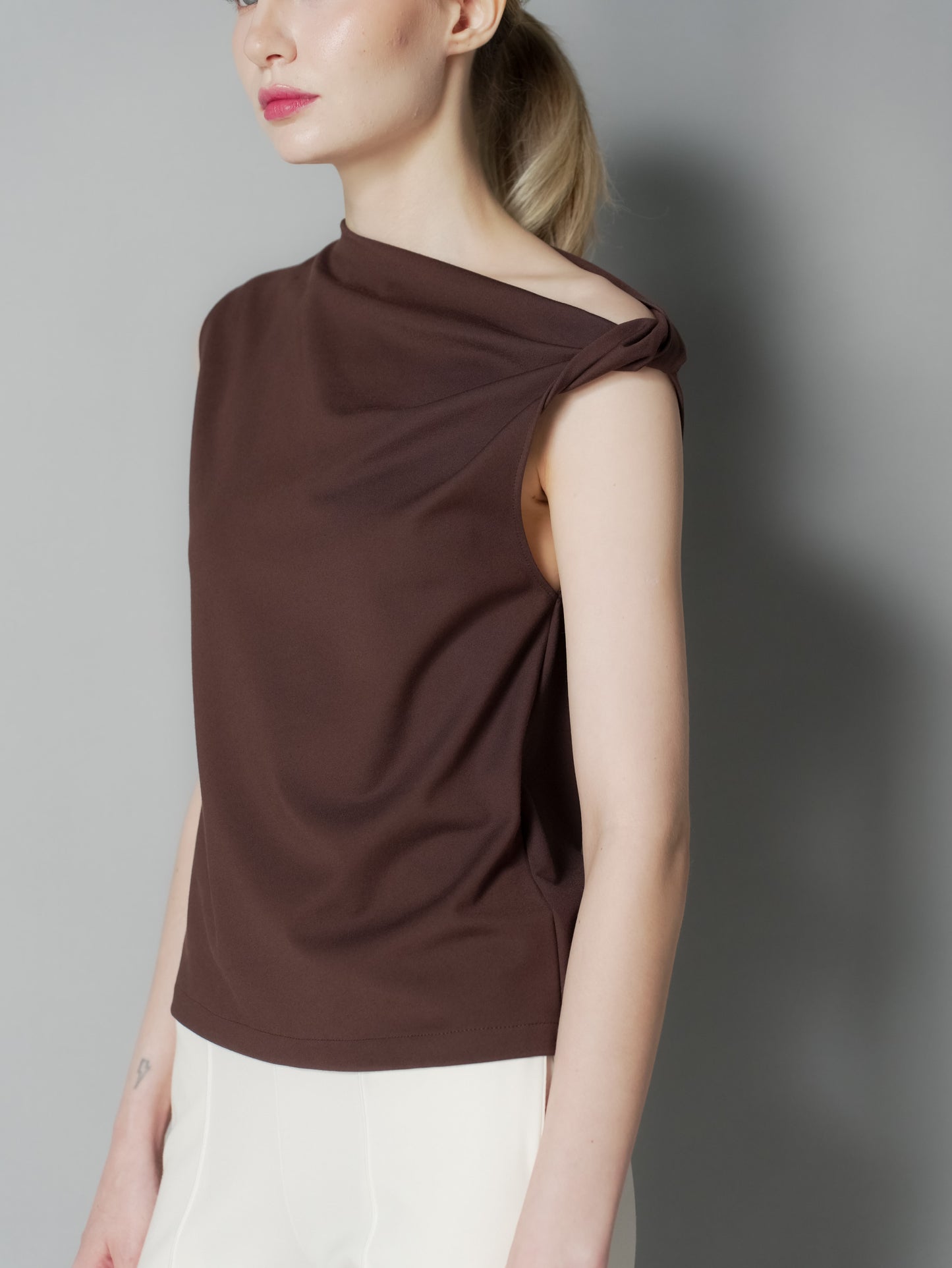 Amanda Twist Shoulder Top