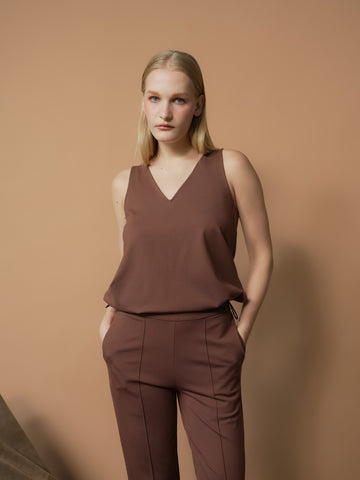 Margo Sleeveless Adjustable Hem Top