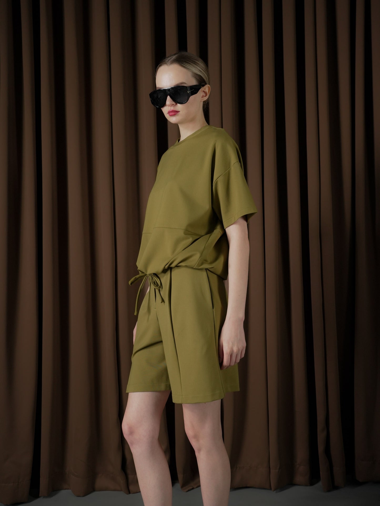 Goldie With Pulling Hem Top