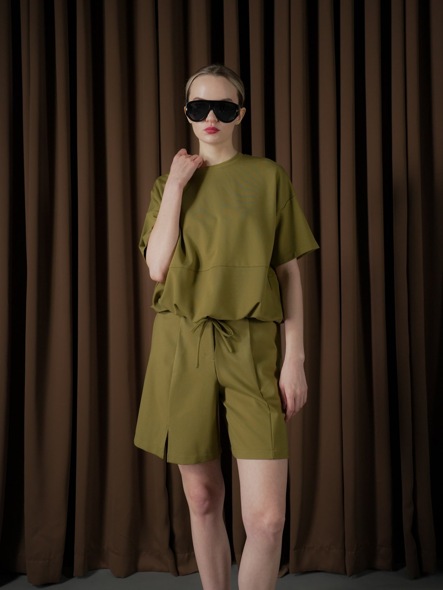 Goldie With Pulling Hem Top