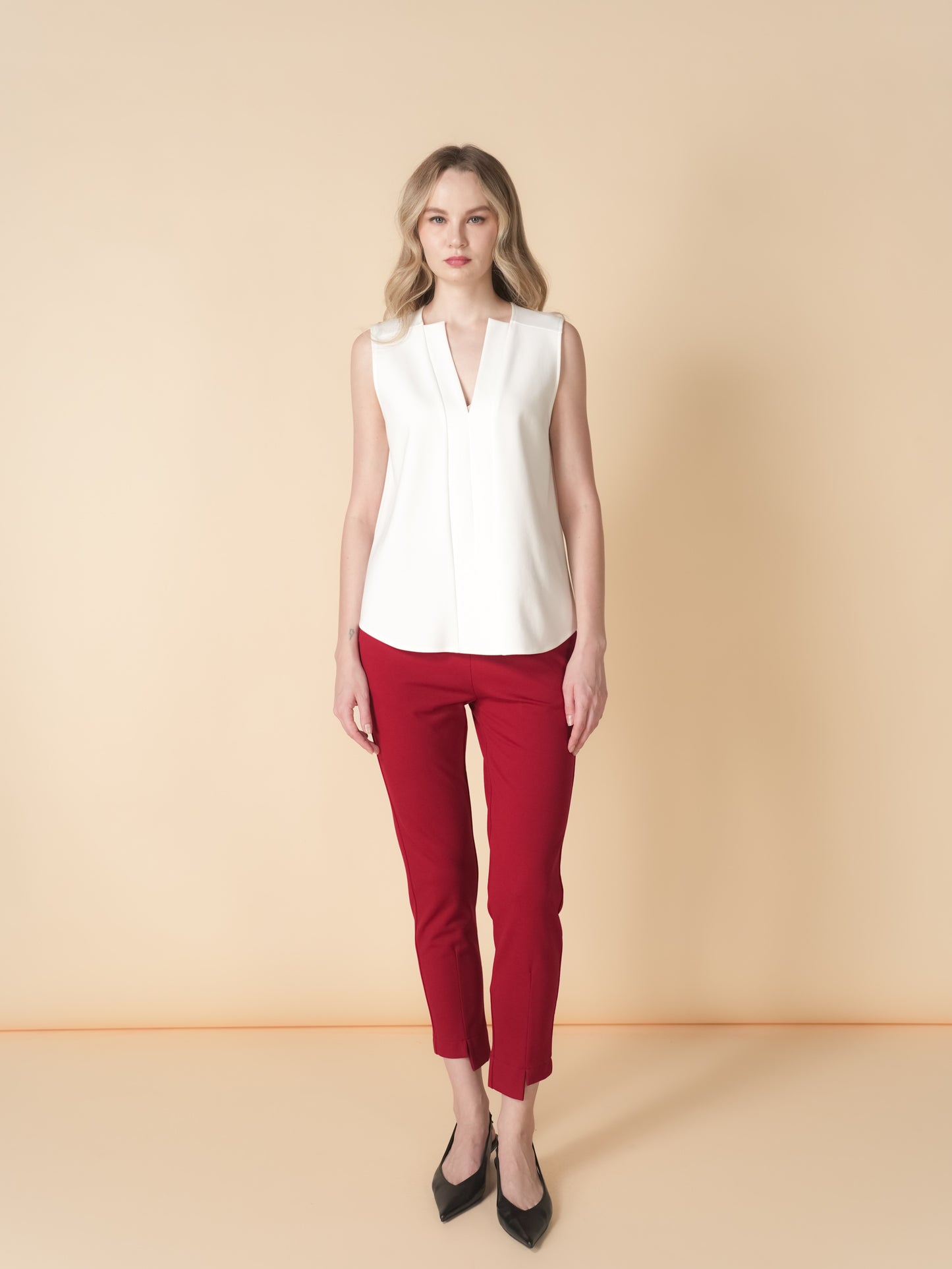 Klarisse V-neck Sleeveless Top