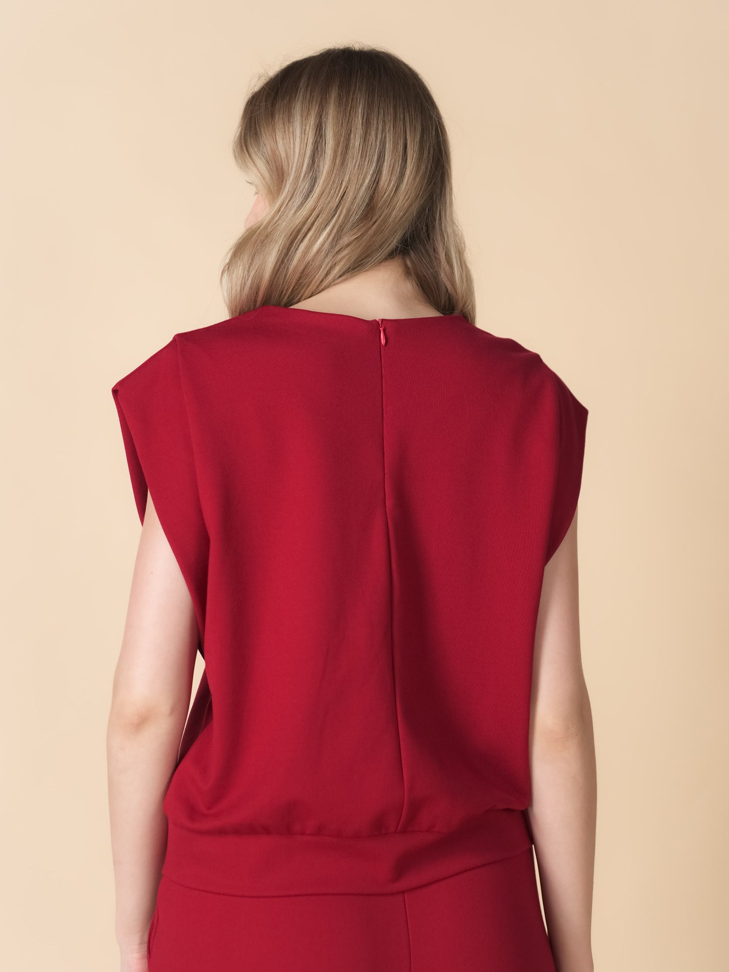 Candace Extended Sleeve Zipped Top