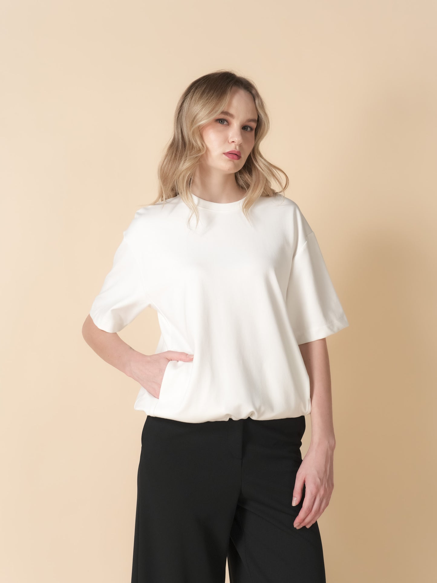 Connie Basic Tee With Slit Pocket