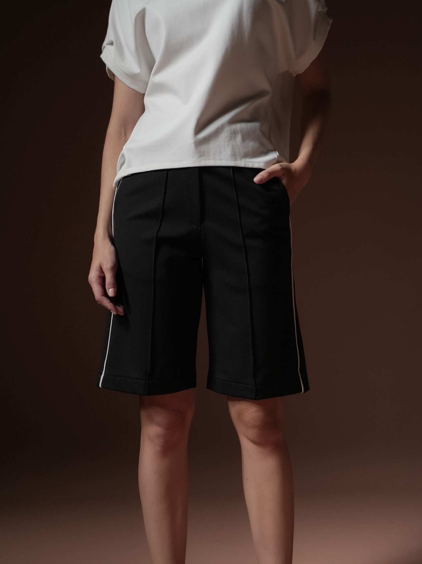 Drei Piping Bermuda Shorts