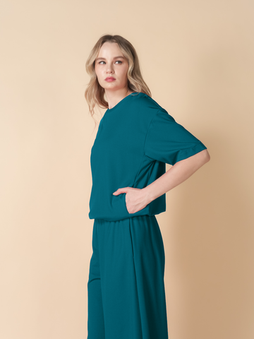 Connie Basic Tee With Slit Pocket