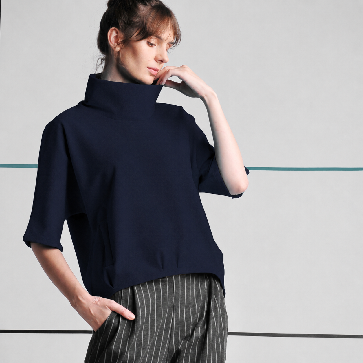 Elysse hi-neck Top