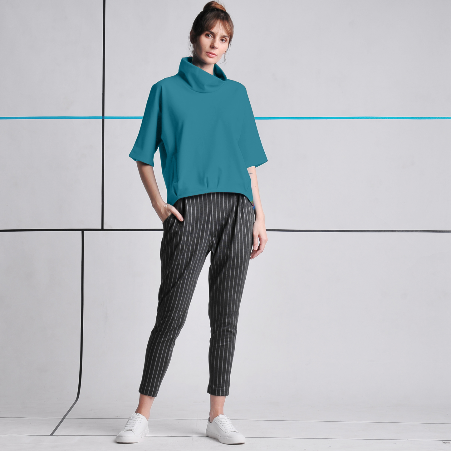 Elysse hi-neck Top