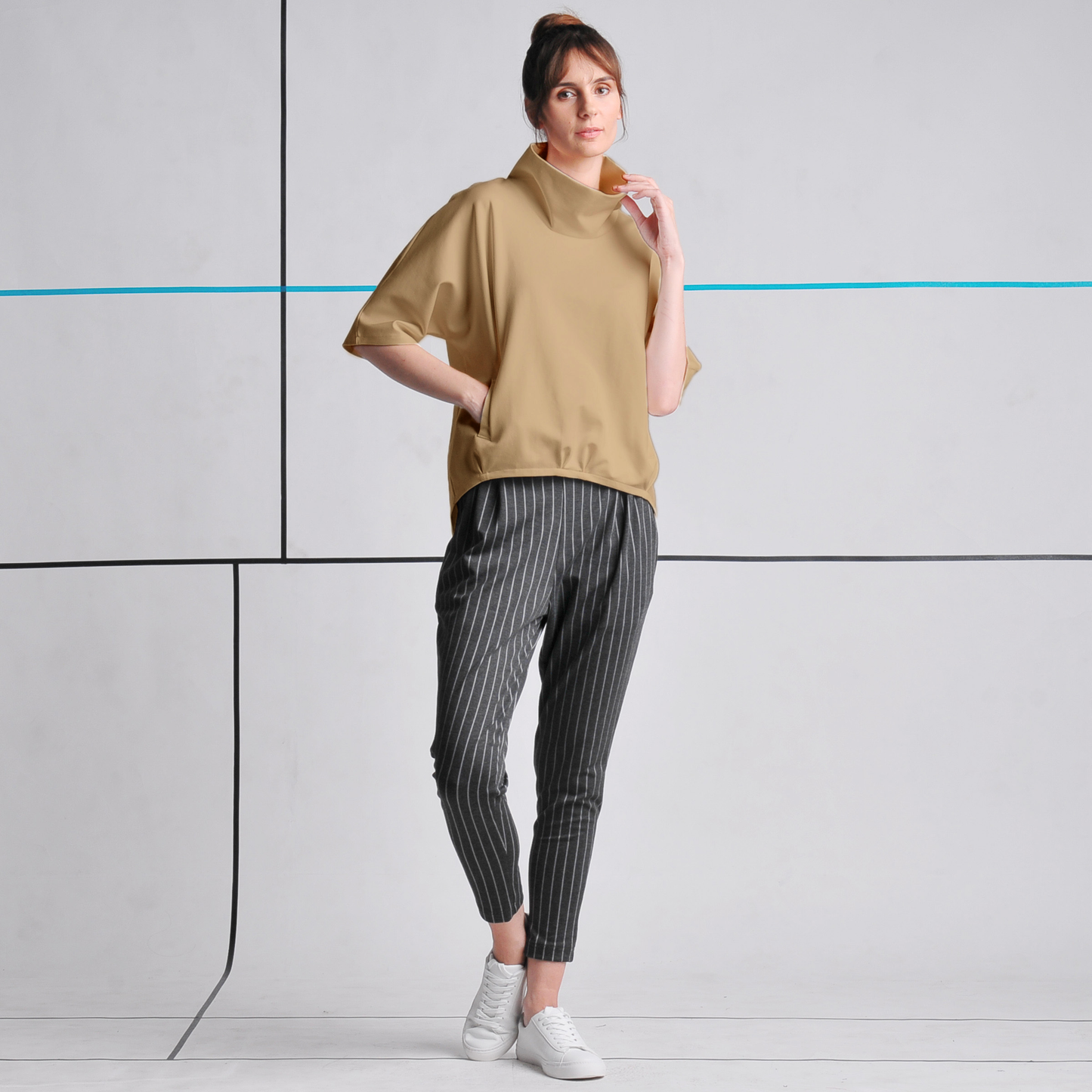 Elysse hi-neck Top