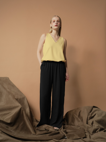 Margo Sleeveless Adjustable Hem Top