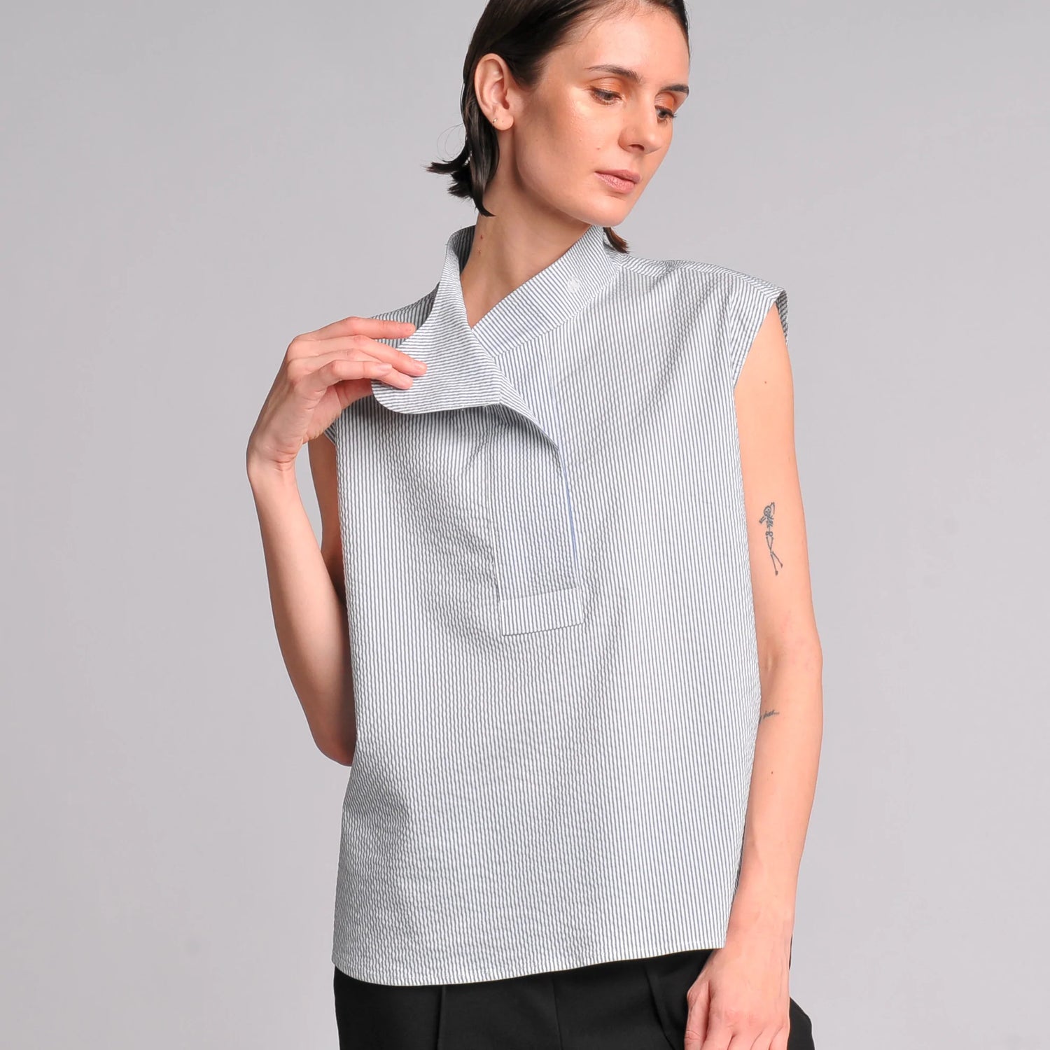 Karina Two-Way Collar Women's Top | Mosaic PH